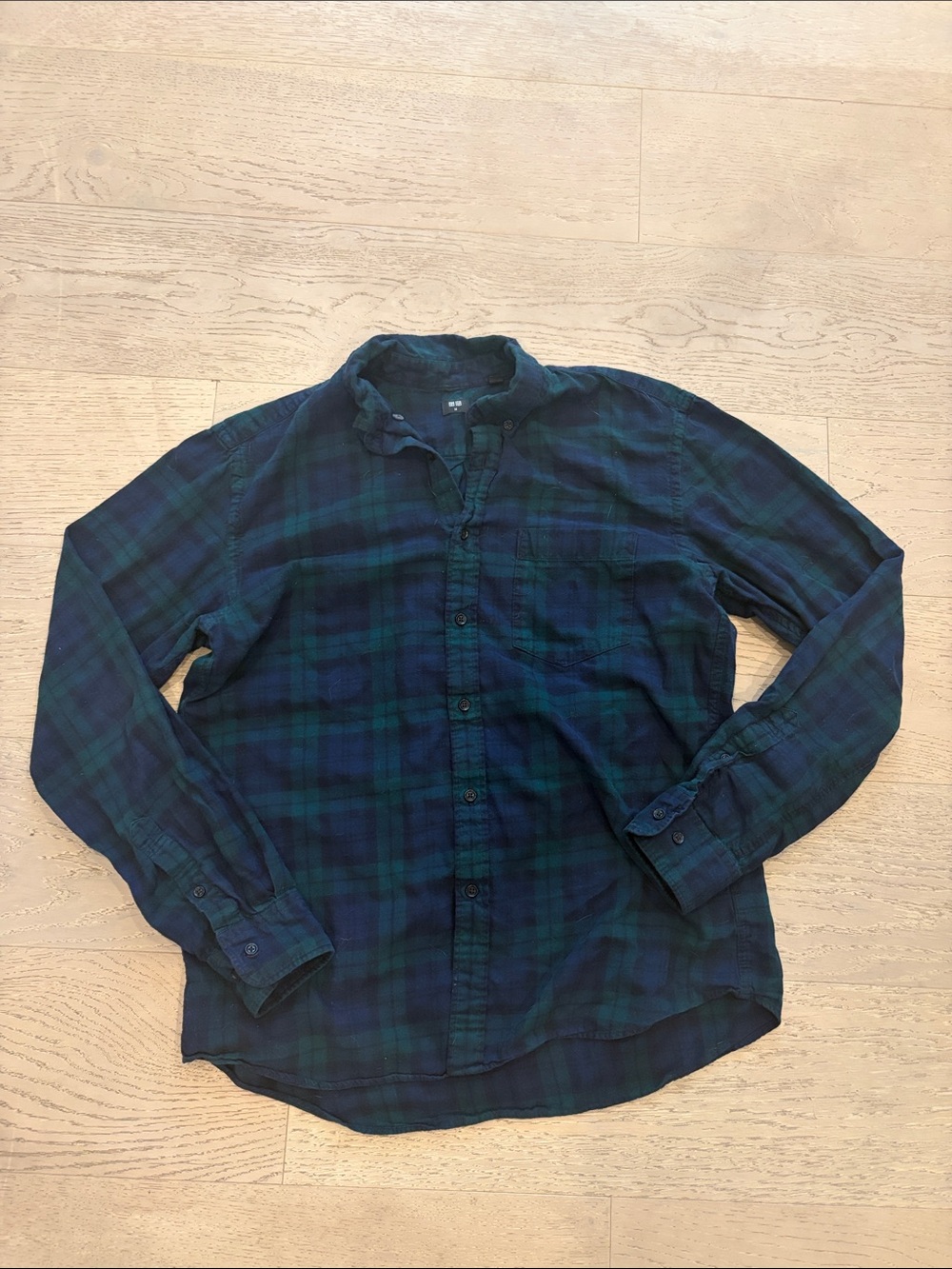 Uniqlo Green Navy Plaid Casual Button-Down Shirt
